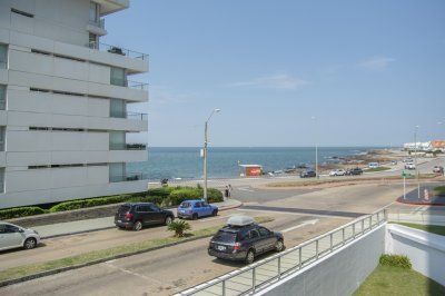 Hermosa vista y cómodos espacios a pasos del mar.