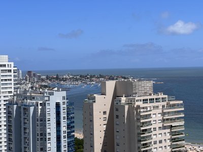 Vende Apartamento de 3 dormitorios en Sunrise Tower, Punta del Este 