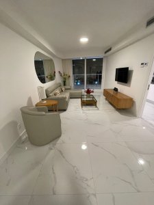 Excelente departamento, comodo e iluminado con vista al mar