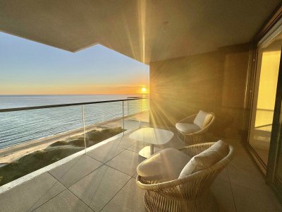 Apartamento frente al mar en Playa Mansa  Punta del Este en venta de 3  suites, amenities premium y una vista inolvidable.