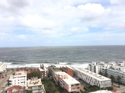 Apartamento en venta con vista al mar 