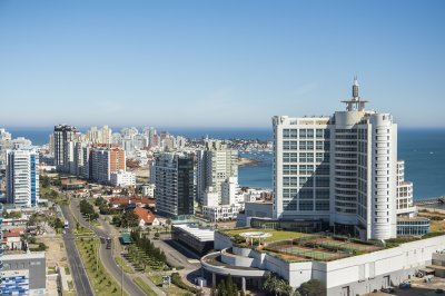 Hermoso Penthouse en venta con vista panorámica, Alexander Boulevard. Punta del Este.