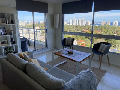 Apartamento de 3 dormitorios en Venta en Av Roosevelt , Punta del este 