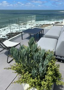 Vende apartamento Penthouse de 3 dormitorios con vista al mar en Punta del Este