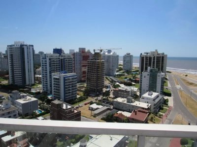 Venta de apartamento de dos dormitorios en Punta del Este