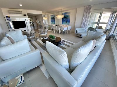 Espectacular planta en Le Parc 2, en Venta, departamento de 3 dorm + dependencia