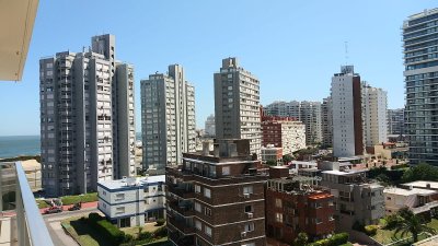 Apartamento 2 dormitorios a pasos de la playa en venta Punta del Este!