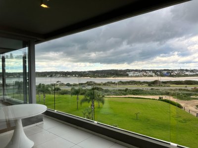 Excelente departamento en edificio Tiburón Terrazas Barra de 3 dormitorios en venta