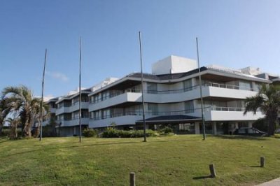En venta, Apartamento ideal de 2 dormitorios en suite en La Barra