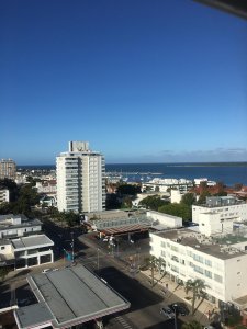 Vende apartamento de 2 dormitorios con vista al Puerto, en Punta del Este.