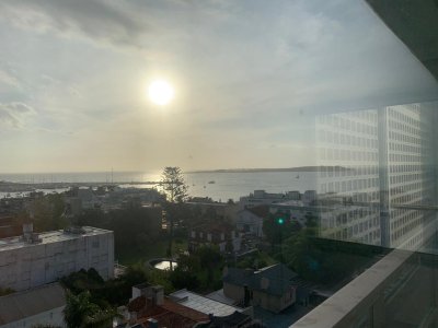 Apartamento de 2 dormitorios en exclusiva zona de Punta del Este!  Oportunidad para vivir o invertir 