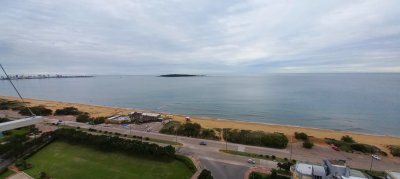 Apartamento de 3 dormitorios frente al mar en Edificio Goleta , Punta del este , Playa Mansa