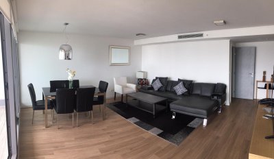 Hermoso Departamento en venta, Punta del Este. Piso alto, Torre Alexander Boulevard