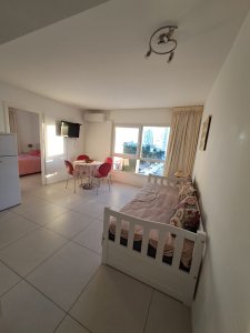En venta y alquiler apartamento de 1 dormitorio en suite con garage, península, Punta del Este 