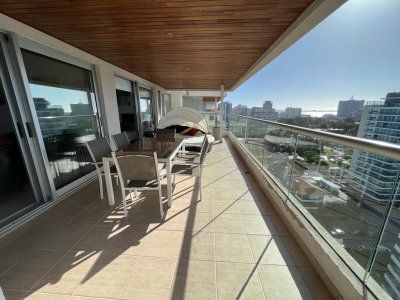 Iluminado departamento en Venta en Punta del Este