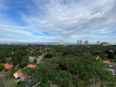 Apartamento en venta de 2 dormitorios en Punta Del Este 