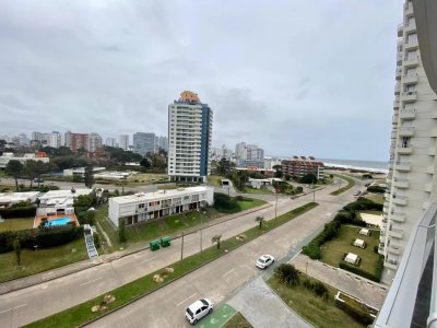 A metros de Playa Brava