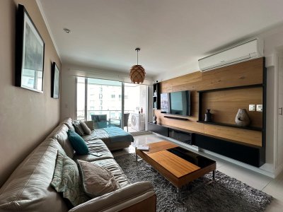 Apartamento en venta de 2 dormitorios en Brava Punta del Este.