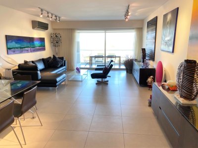 Apartamento 4 dormitorios en suite en Playa Brava frente al mar!