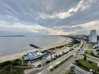 Apartamento en Mansa- Punta del Este de 3 dormitorios.