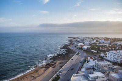 Torre emblematica en Peninsula, departamento de 3 dormitorios e venta
