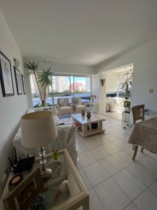 Vende apartamento en Brava - Punta del Este de 2 dormitorios.