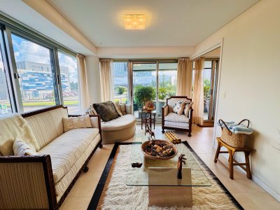 En venta apartamento de 3 dormitorios en Mansa, Punta del Este.