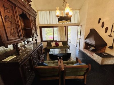 En venta, apartamento comodo de 2 dormitorios en Cantegril