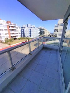 Apartamento de 2 dormitorios en La Península, a pocos metros del mar