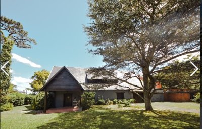 En venta casa de 5 dormitorios a metros del mar en Mansa, Punta del este