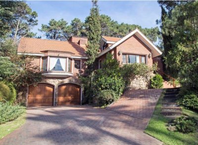 Casa de 4 dormitorios en San Rafael. Punta del Este