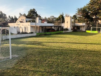 En venta y alquiler temporal casa de 4 dormitorios, Pinares, Punta del Este 