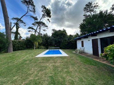 Vende casa de 3 dormitorios en Pinares , Punta del Este 