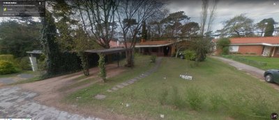 Vende casa de 4 dormitorios en Jardines de córdoba, cerca de colegios, Punta del Este 