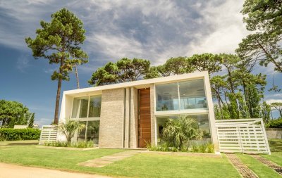 Hermosa casa en venta en Punta del Este, Playa Mansa