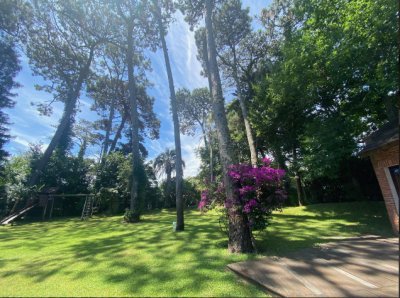 Vende casa en Punta del Este, de 4 dormitorios.