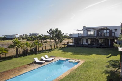 Casa con piscina y gran terreno