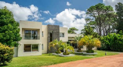 Casa en Barrio Privado Boulevard Park- Punta del este 