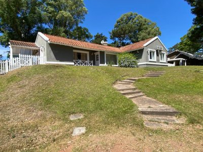 Hermosa casa en barrio privado La Alborada, Punta del Este