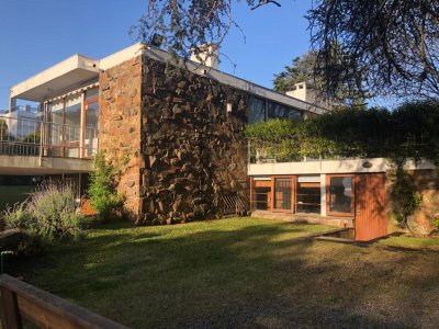 Casa en venta, Oportunidad para desarrollo inmobiliario en Playa Mansa, Punta del Este. 