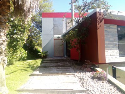 Hermosa casa en venta de 2 dormitorios.