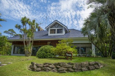 Chalet a pasos de la Playa Mansa, Punta del Este