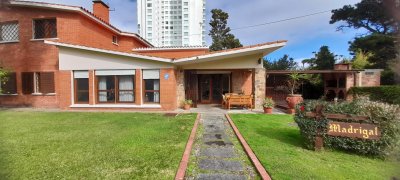 Vende Casa de 3 dormitorios y barbacoa a metros del mar, Mansa 