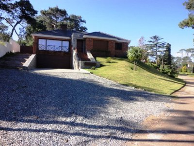 Casa en Cantegril - Punta del Este