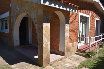 Hermosa Casa en venta en zona de la Península.