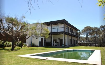 Amplia casa en venta en La Barra