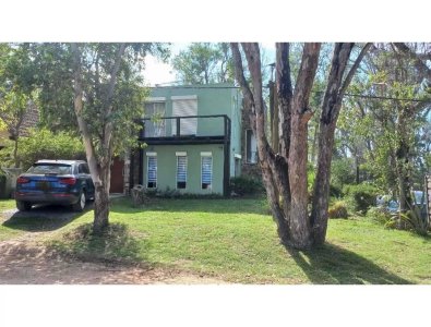 Venta Casa 3 dormitorios y piscina en a 100 mts de la playa en Balneario Buenos Aires