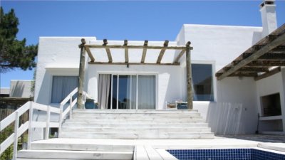 Casa de 3 dormitorios en La Barra, Montoya a cuadras del mar 