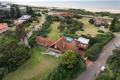 Espectacular mansion a metros del mar