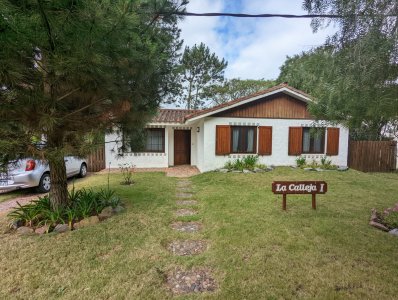 Casa en alquiler de 3 dormitorios en zona residencial tranquila